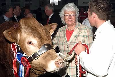 Raymond Crawford meeting EU Commissioner Mariann Fischer Boel at the 2006 Royal highland Show